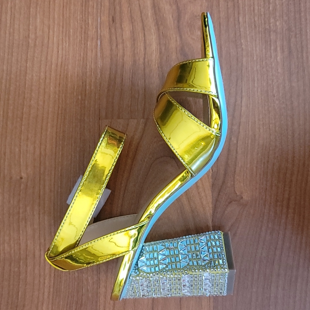 BETSEY JOHNSON Yellow Bell Sandal Size 7.5 - Picture 7 of 9